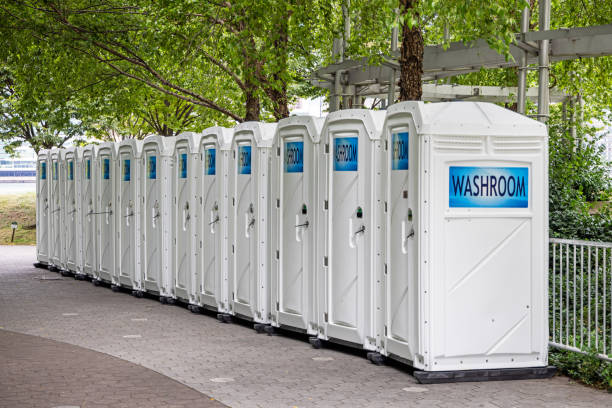 Best Porta potty rental near me  in Tuscola, IL